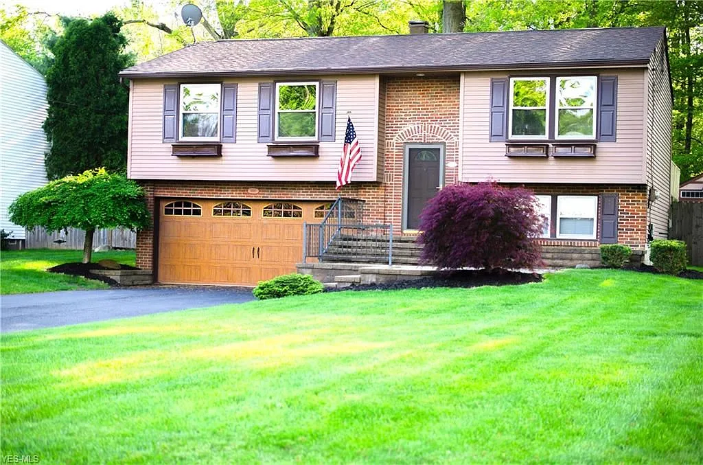 1880 Penny Ln photo 1