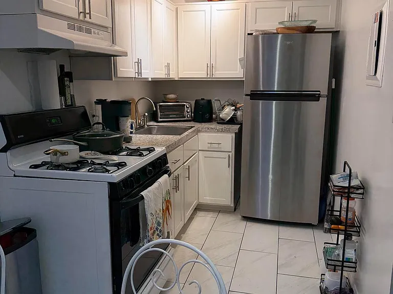 939 Longfellow St NW #103 — Photo 4