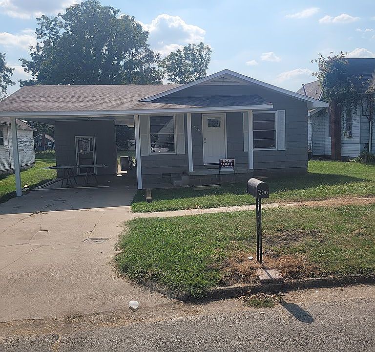 1st image of 206 E 5th St