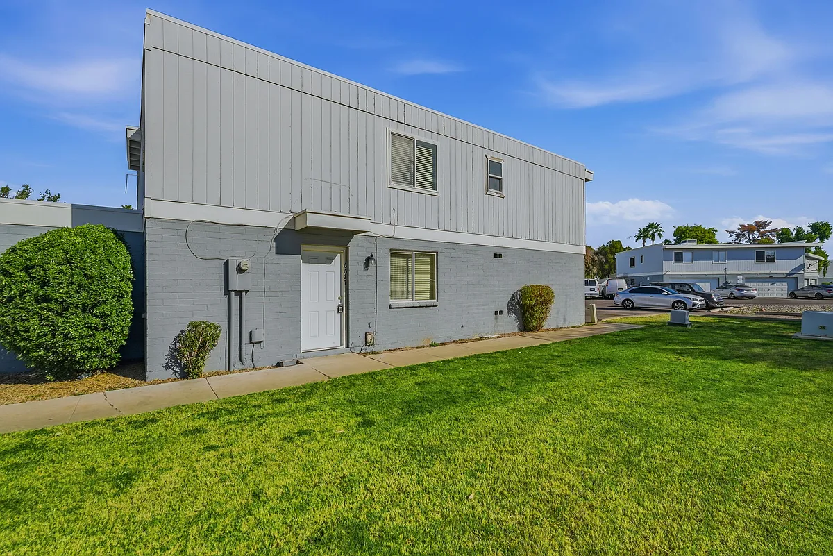 2-web-or-mls-Done-71_01262026 - 6627 N 27th Ave