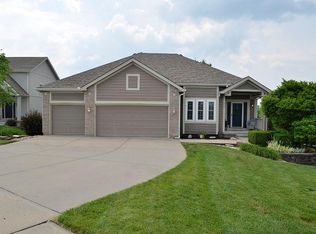 912 Crestridge Dr, Kearney, MO 64060