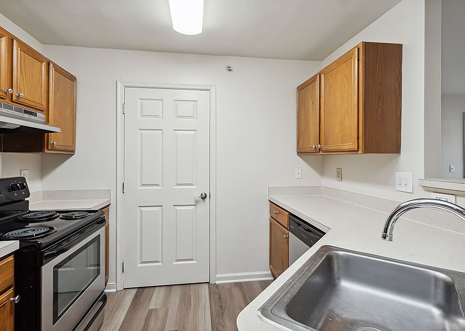 Weston Circle and Wicklow Square Apartments 100 Weston Ln