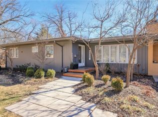 8606 Belinder Rd, Leawood, KS 66206