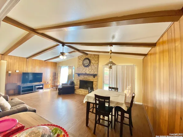 4034 HILLSWIND ST, San Antonio, TX 78217