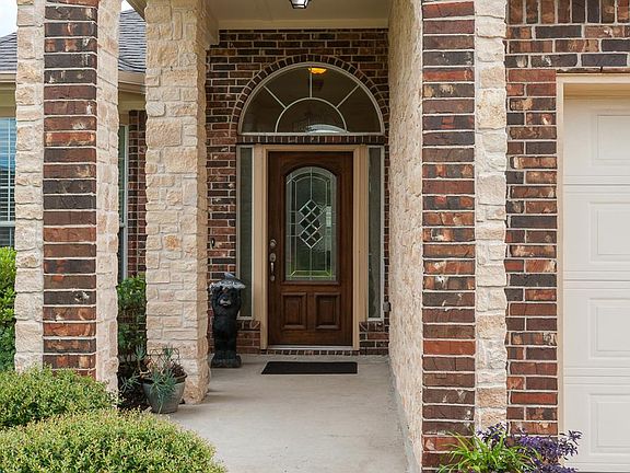 3rd image of 6167 Newcastle Ln