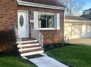 332 S Roosevelt St, Green Bay, WI 54301