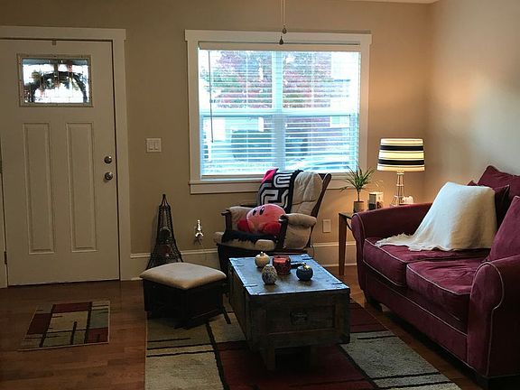 2nd image of 133 W Oakland Ave APT C