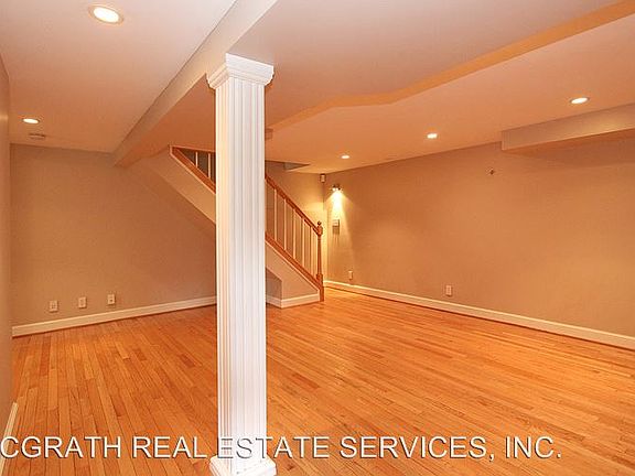 3rd image of 909 N Livingston St