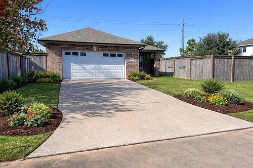 1735 Briarbrook Dr Photo 1