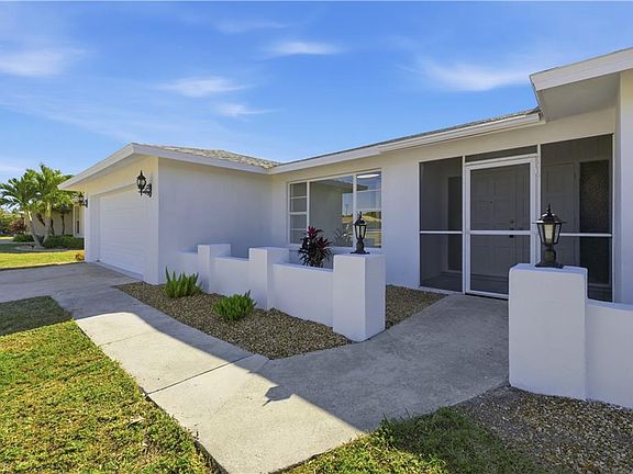 5th image of 808 SE 32nd TER