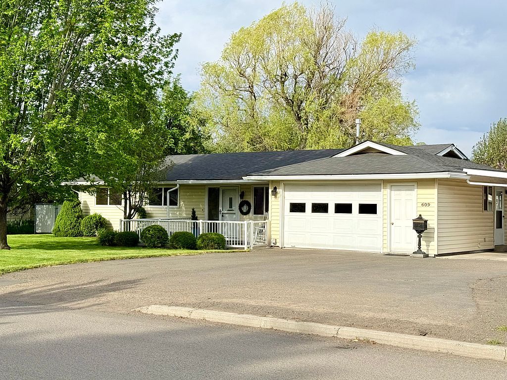 609 Depot St - Property Image