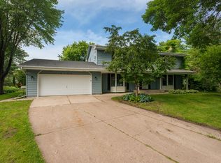 2138 Greenbrier St N, Maplewood, MN 55117