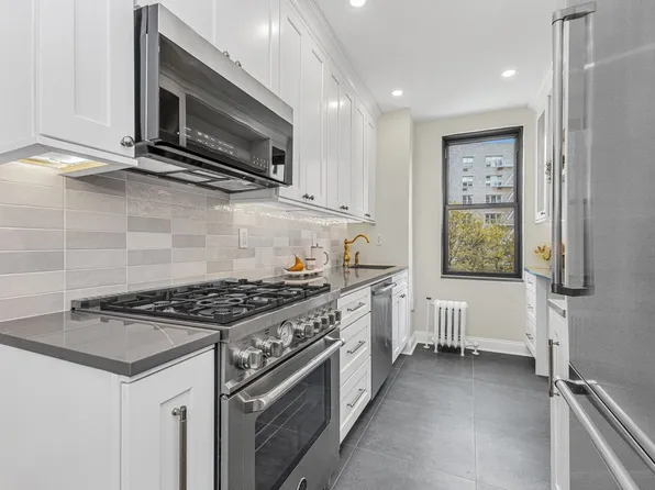 300 West 108th Street image 7 of 16