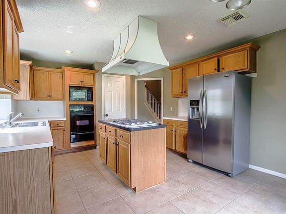 4th image of 10123 Prospect Hill Dr