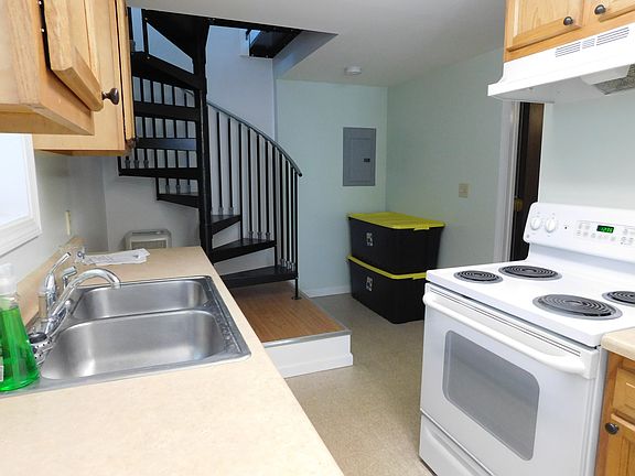 One bedroom apt Kitchen