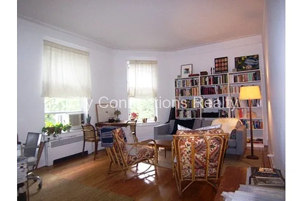 Rented by City Connections Realty | media 2