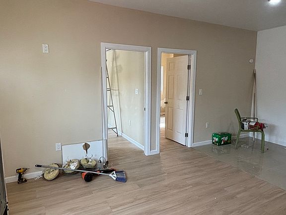 3rd image of 11117 Violet Ct