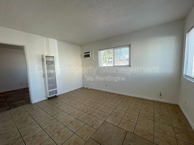 199 N Inez St #D — Photo 3