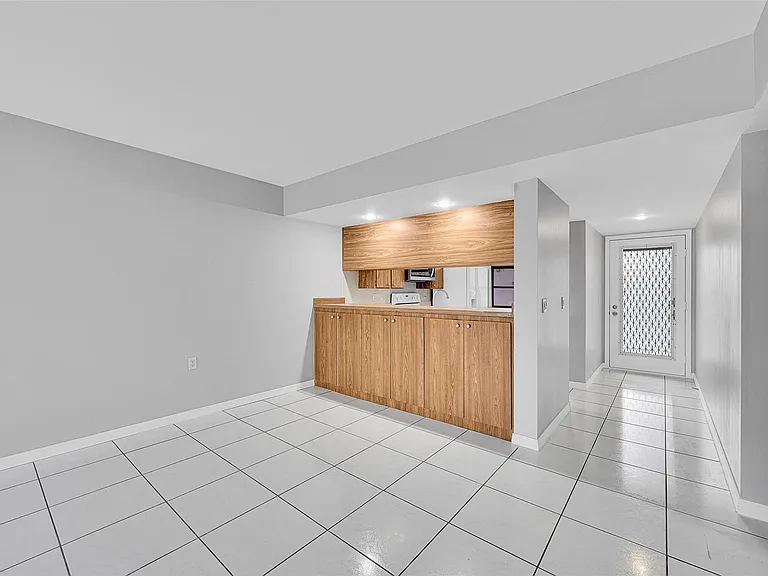 1713 Whitehall Dr #103 — Photo 16