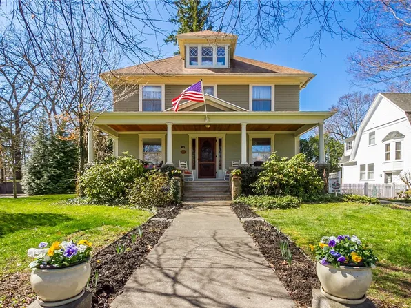 45 Monroe Ave, Pittsford, NY 14534