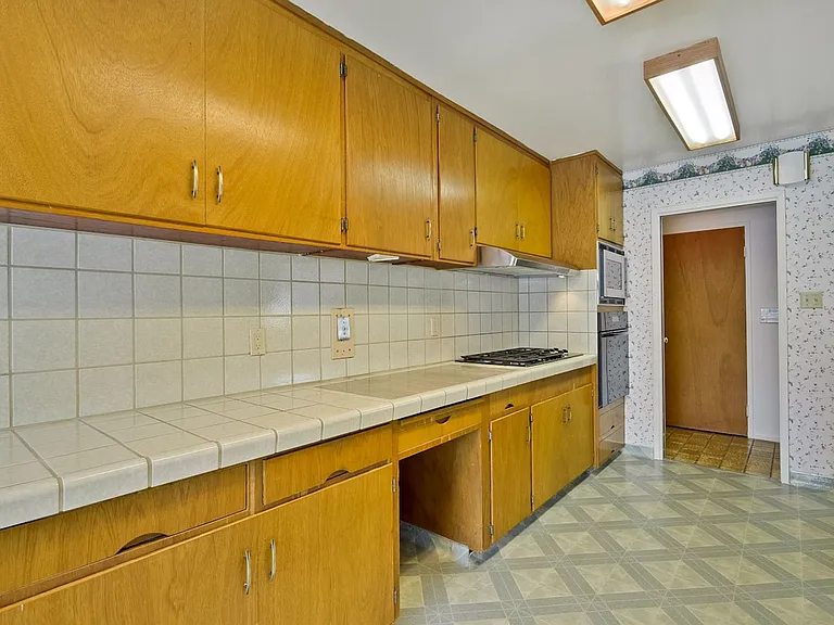 160 Kit Carson Ct — Photo 27