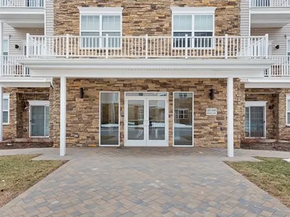 325 Pond Ln #325, Piscataway, NJ 08854
