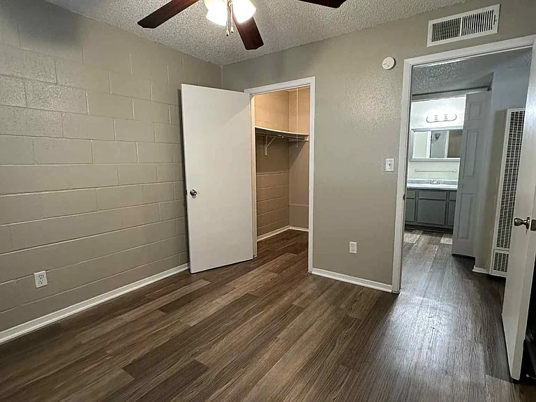 SAN MARCOS APARTMENTS — Photo 40