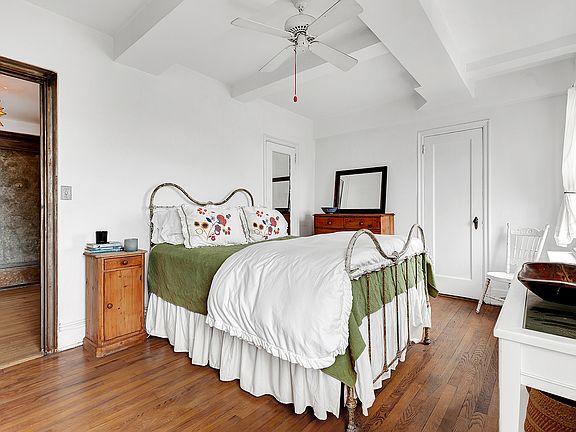 5th image of 102 W 85th St APT 12B