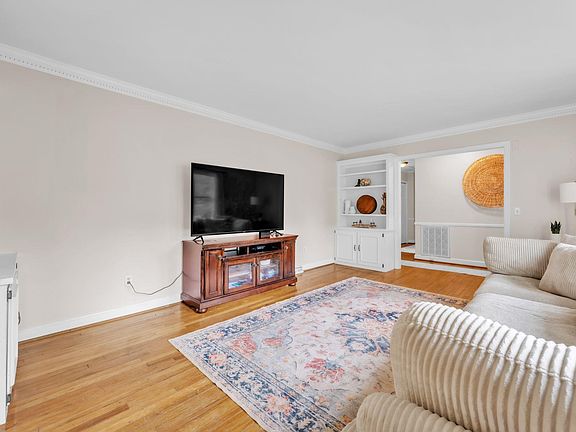 4th image of 141 Wilbon Cir