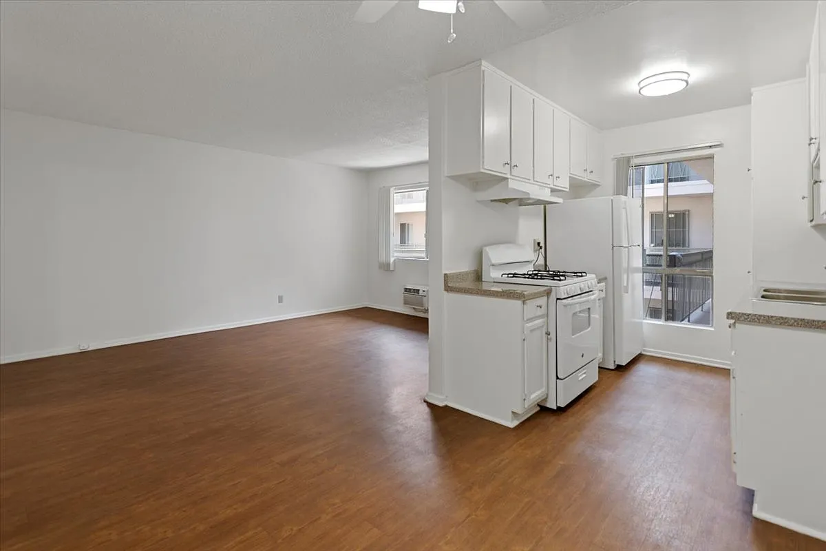 749 Garland Ave — Photo 4