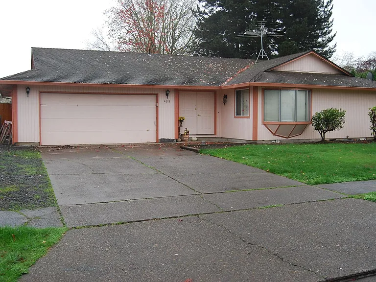 408 Pinehurst Dr — Photo 2