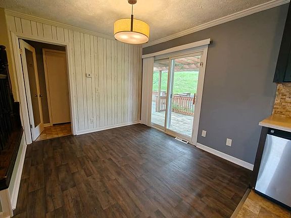 3rd image of 802 Fern Dr