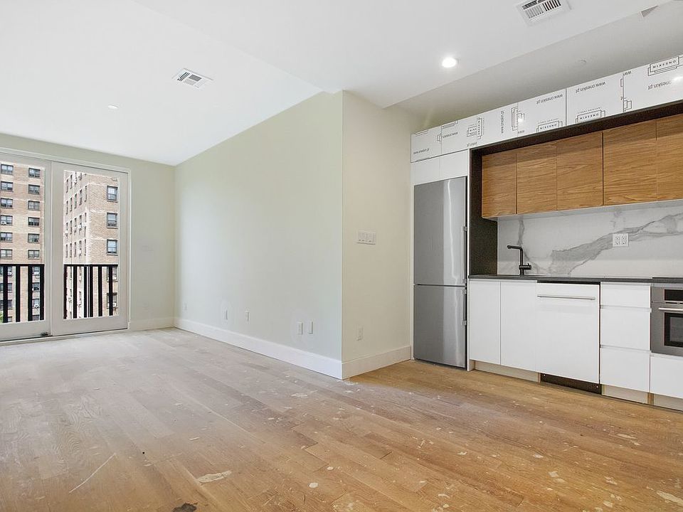1st image of 924 Myrtle Ave #6BA