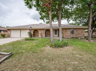 2426 Yellowstone Pl, Denton, TX 76209