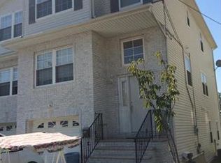 27 Sharot St, Carteret, NJ 07008