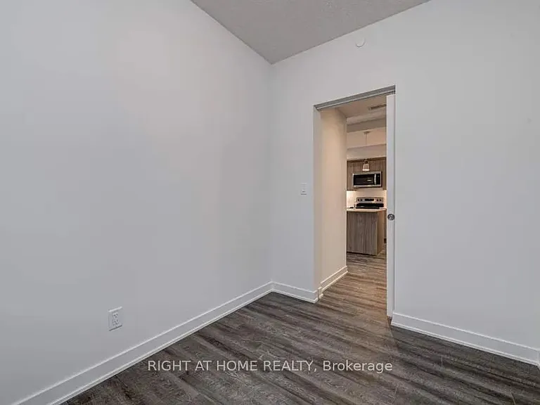 16 Markle Cres #312 — Photo 8