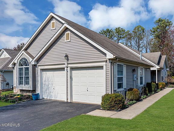 2nd image of 2735 Meadow Lake Drive
