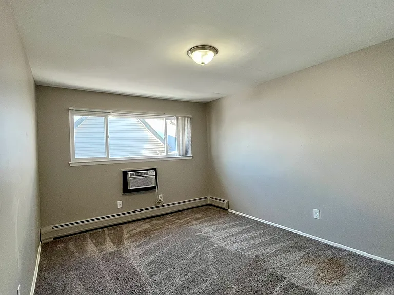 249 Chestnut St — Photo 8