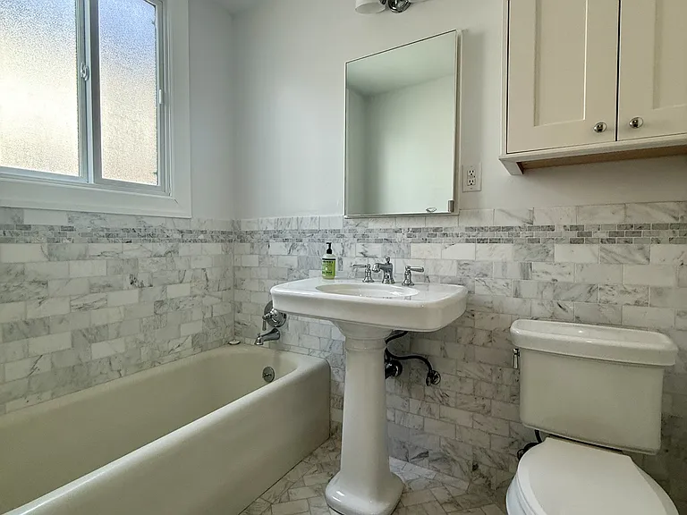 658 Rockdale Dr — Photo 11