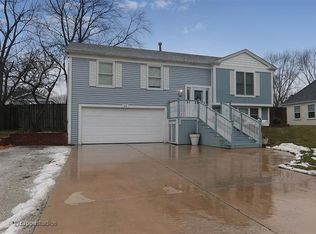 25 Old Post Rd, Montgomery, IL 60538