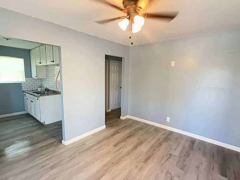 714 McArthur Dr — Photo 3