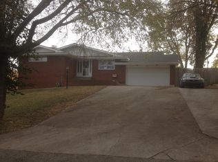 101 Lakeview Ct, Ozawkie, KS 66070