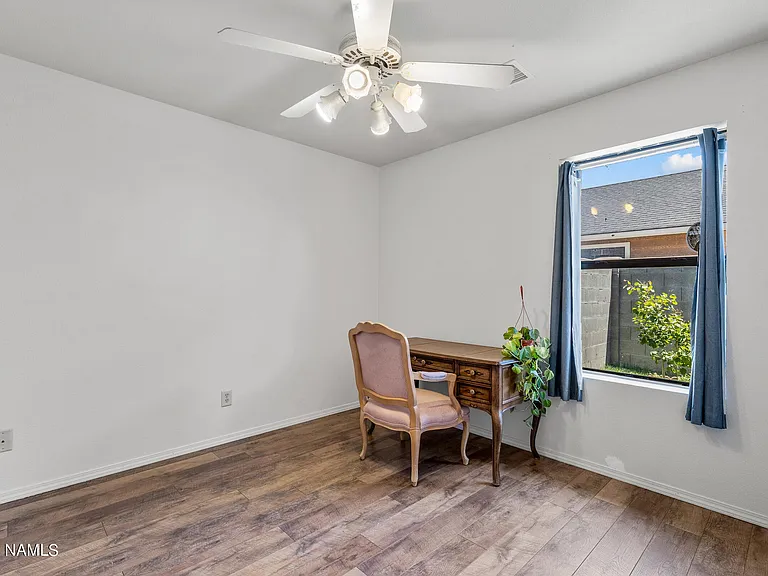 1061 W Morse Ave — Photo 9