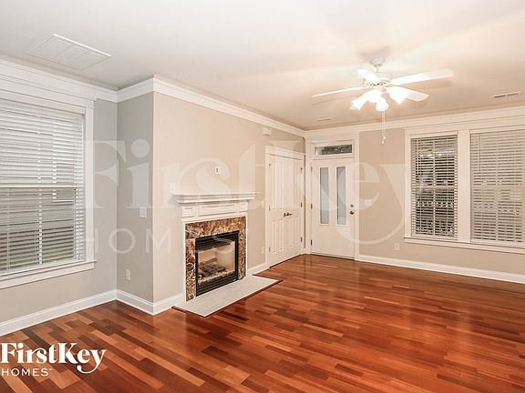 3rd image of 128 Kensington St
