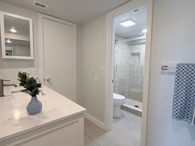 Beautifully updated bathroom!