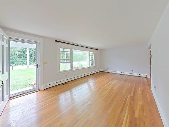 4th image of 1290 W Main Rd