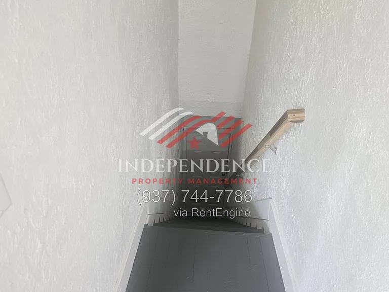 721 E Pearl St — Photo 14