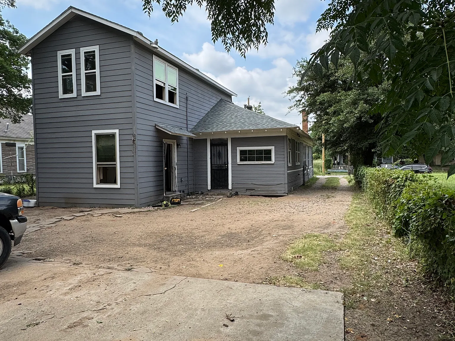 3420 S Harwood St — Photo 3