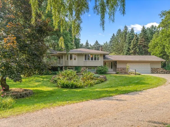 1554 Holly Dr, Lino Lakes, MN 55038
