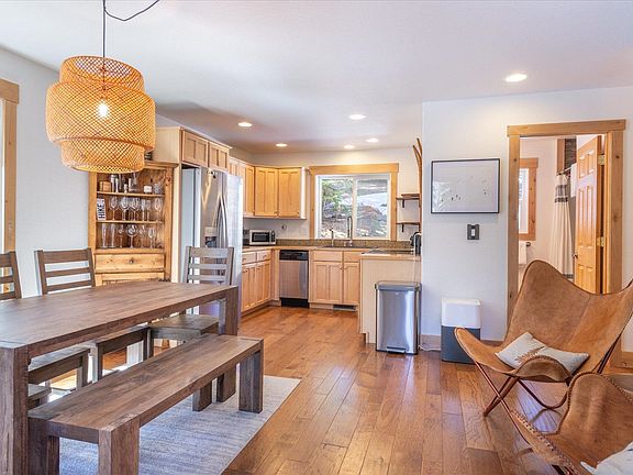 3rd image of 50638 Hemlock Ct